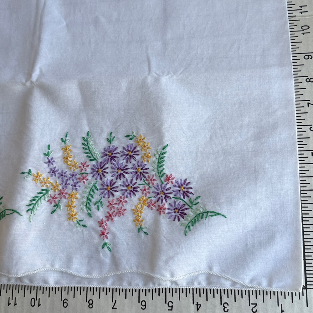 Vintage Hand Embroidered Pillowcases – Floral Pastel Design – 1950s Cotton Pair - Picture 6 of 16